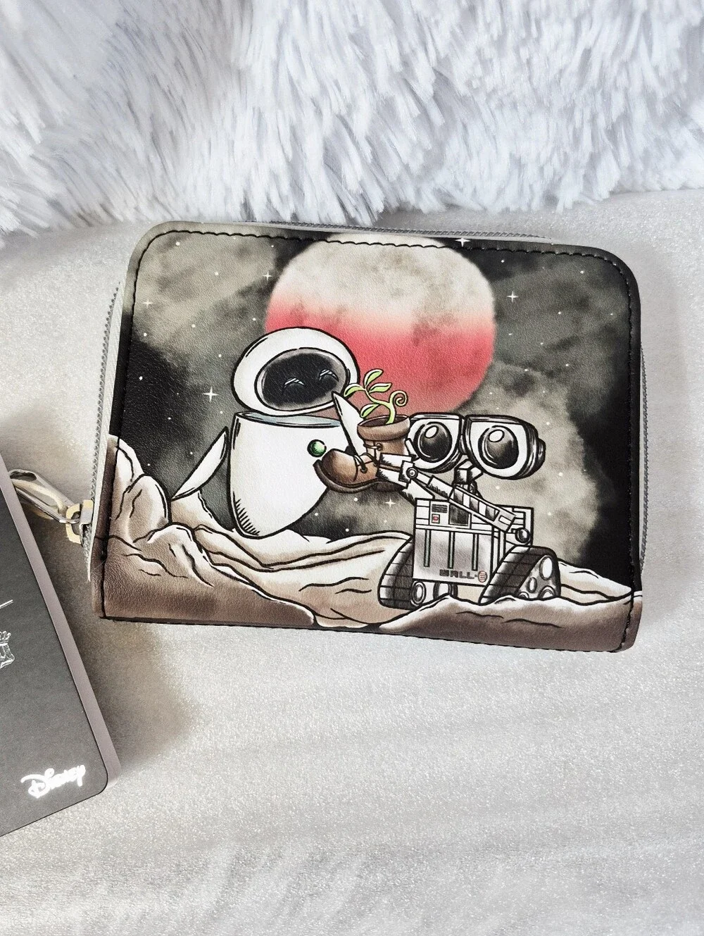 NWT Loungefly Disney Pixar Wall-e and Eve with Plant Mini Zip Around Wallet